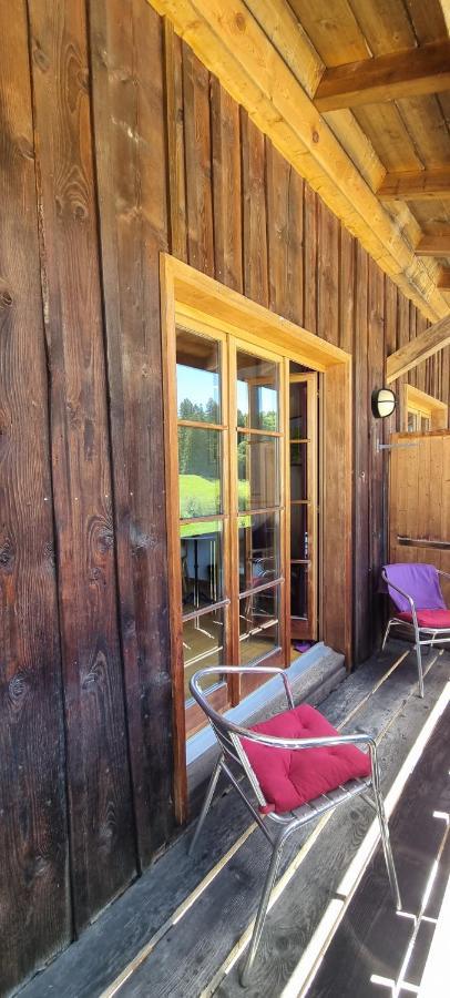 Miramont Horse Trekking Hostel Saicourt ภายนอก รูปภาพ