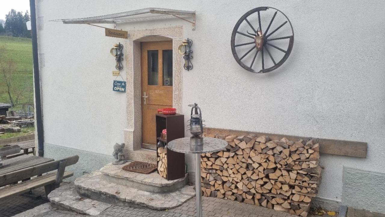 Miramont Horse Trekking Hostel Saicourt ภายนอก รูปภาพ