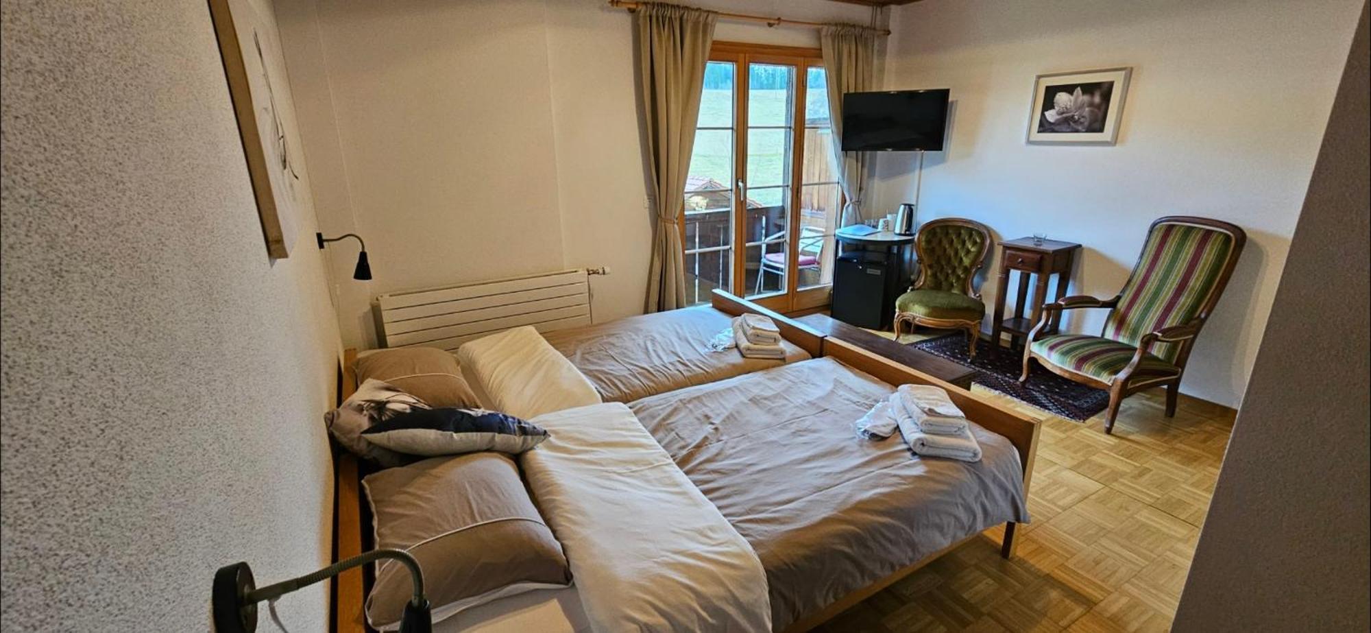 Miramont Horse Trekking Hostel Saicourt ภายนอก รูปภาพ